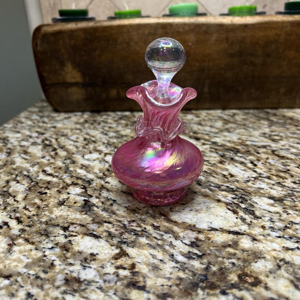 Gibson art glass pink perfume bottle 1966